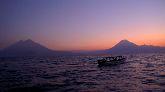 Navegando por el lago de Atitlan...